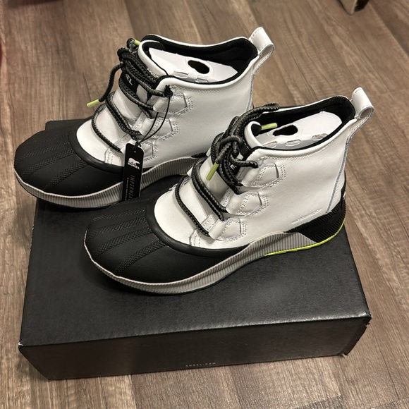 Sorel Out N About III Boots - Picture 2 of 5